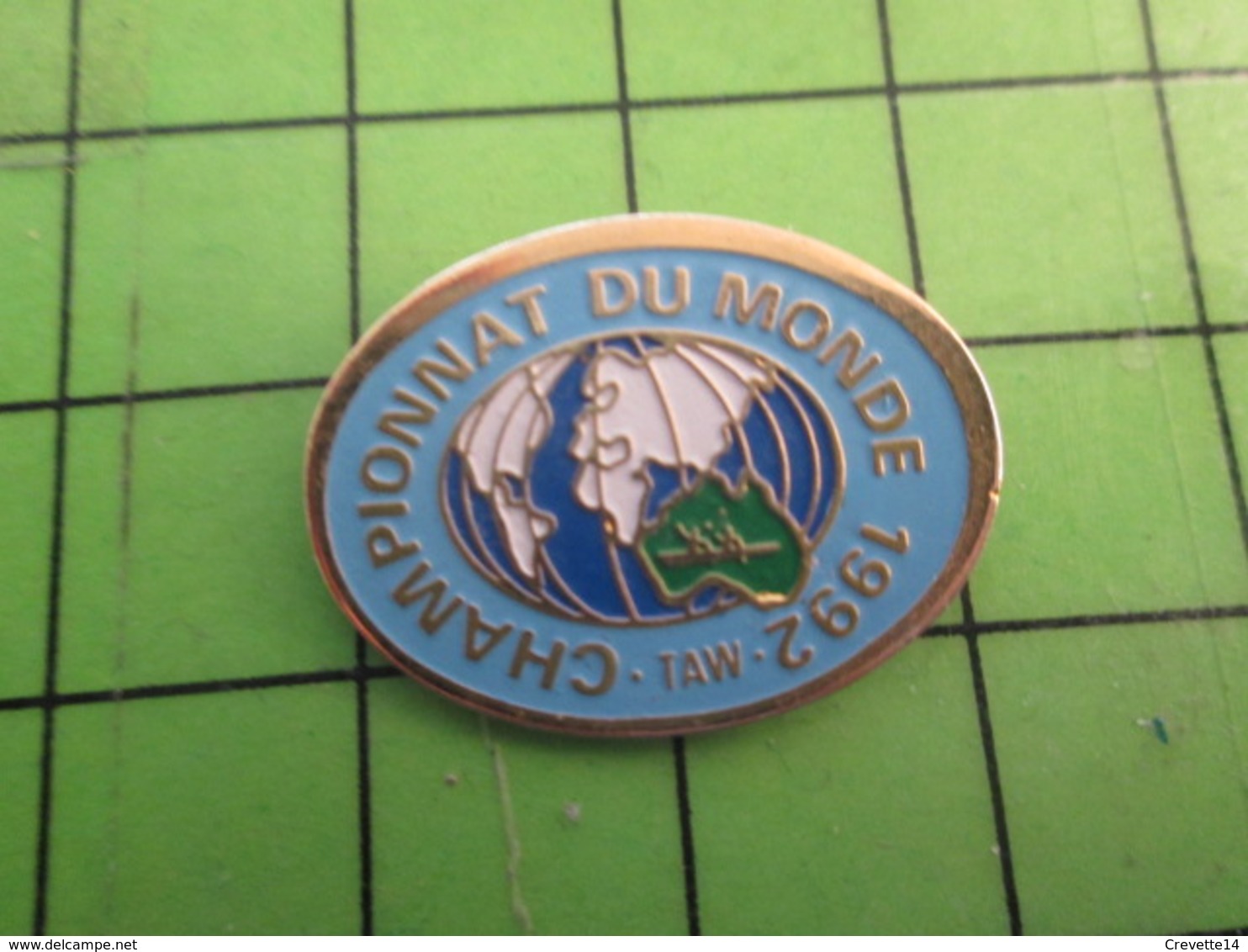 413A Pin's Pins : Rare Et Belle Qualité : THEME SPORTS / CANOE ? AVIRON  ? CHAMPIONNAT DU MONDE 1992 AUSTRALIE - Canoa