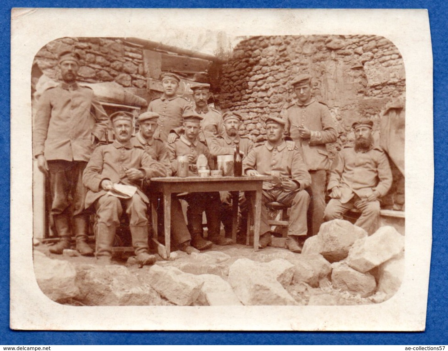 Photo  -  Soldats Allemands - Campement  - 14 Res Div  - ( Carte Photo Coupée) - Guerre 1914-18