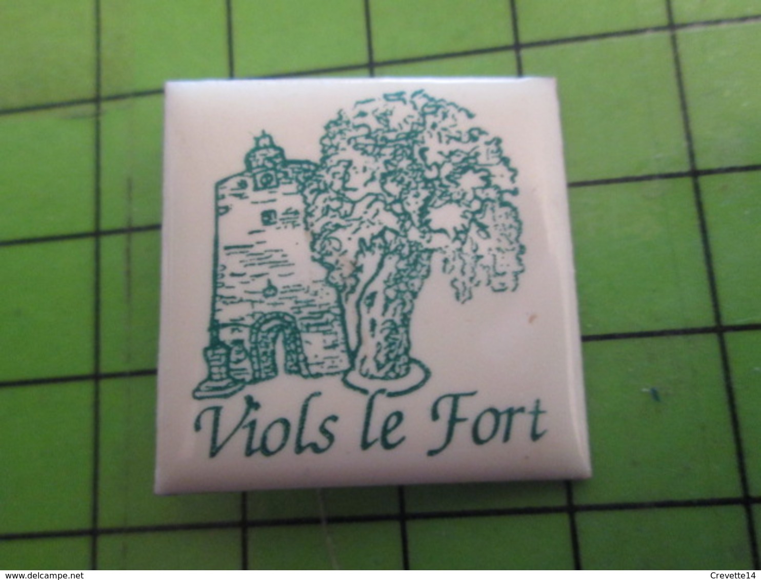 413G Pin's Pins : Rare Et Belle Qualité : THEME VILLES / VIOLS LE FORT ARBRE TORDU ET VIEUX CHATEAU L'éclate Totale ! - Steden