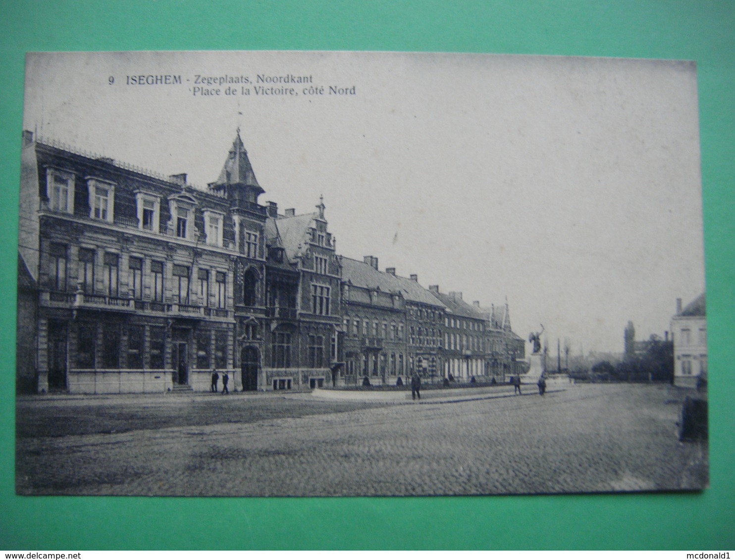 ISHEGEM ( Izegem ) --- Zegeplaats Noordkant - Place De La Victoire Côté Nord - Izegem