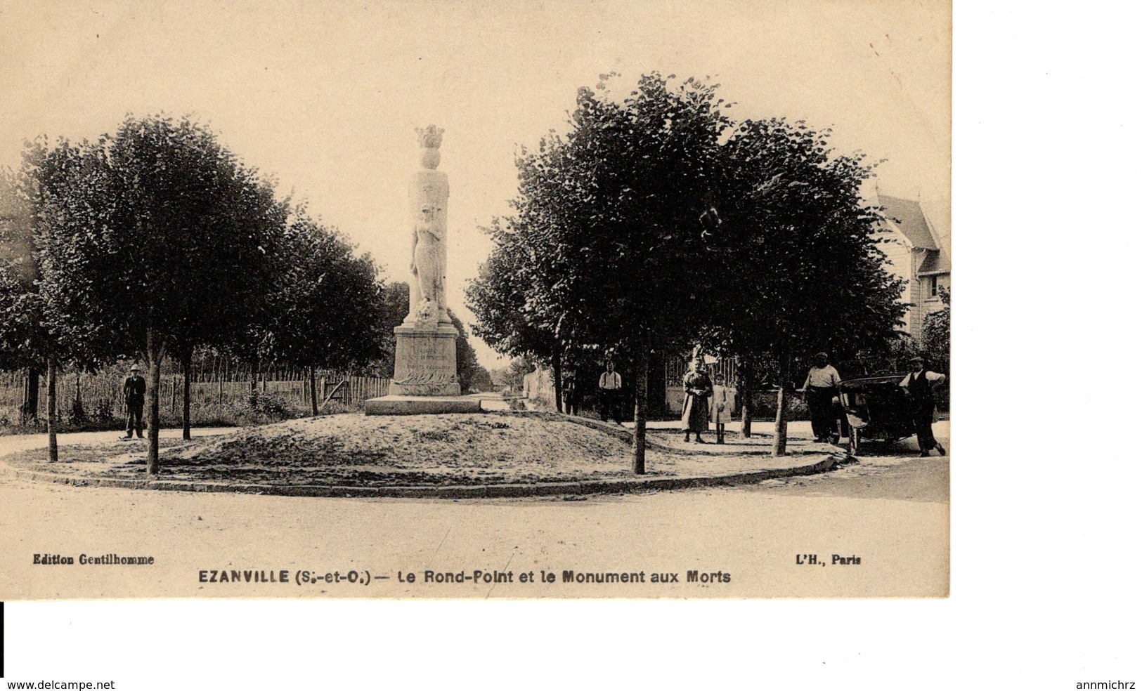 EZANVILLE LE ROND POINT ET LE MONUMENT AUX MORTS - Ezanville