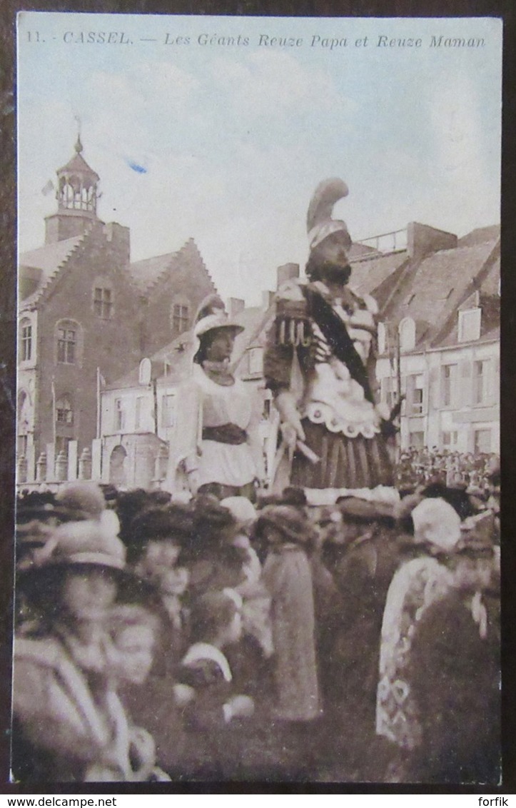 France - CPSM Cassel (Nord) - Les Géants Reuze Papa Et Reuze Maman - Carte Animée Colorisée (ciel) Circulée En 1954 - Cassel