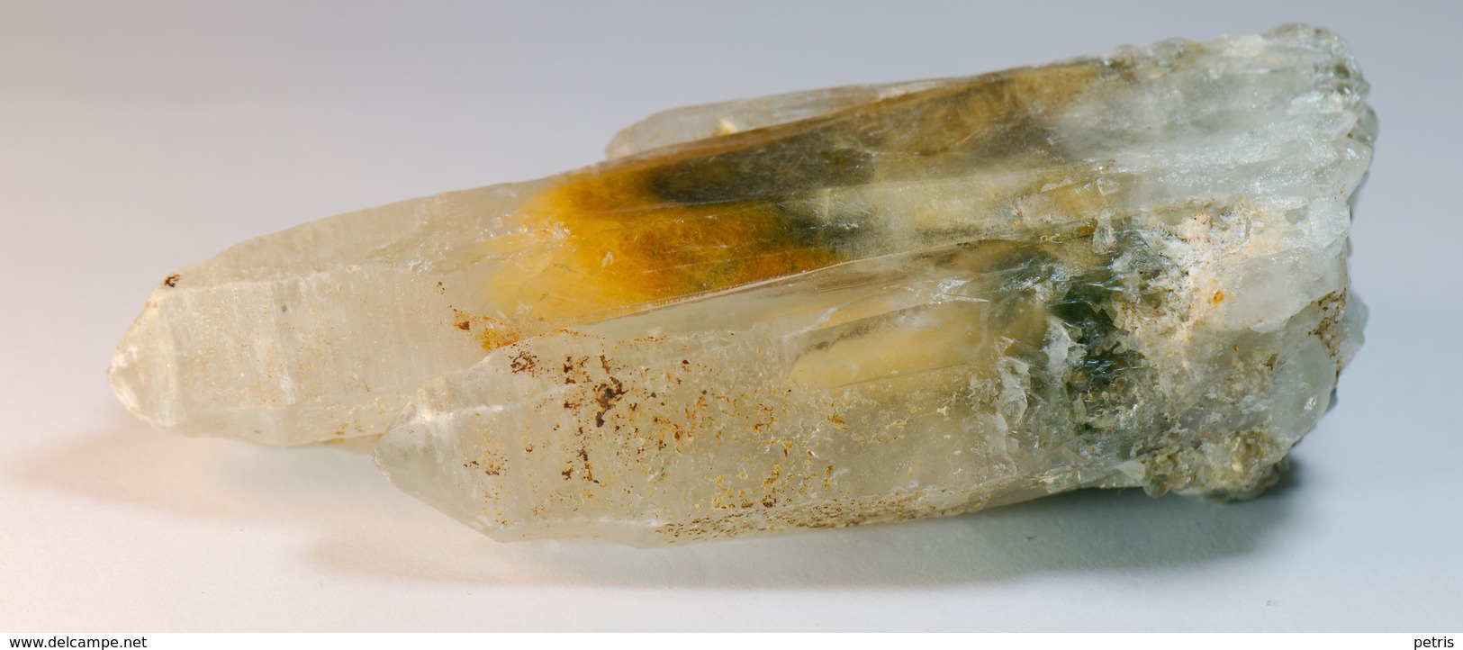 Mineral - Quarzo Con "Fantasmi" Rutilo (Brasile) - Lot. E12 - Minerali