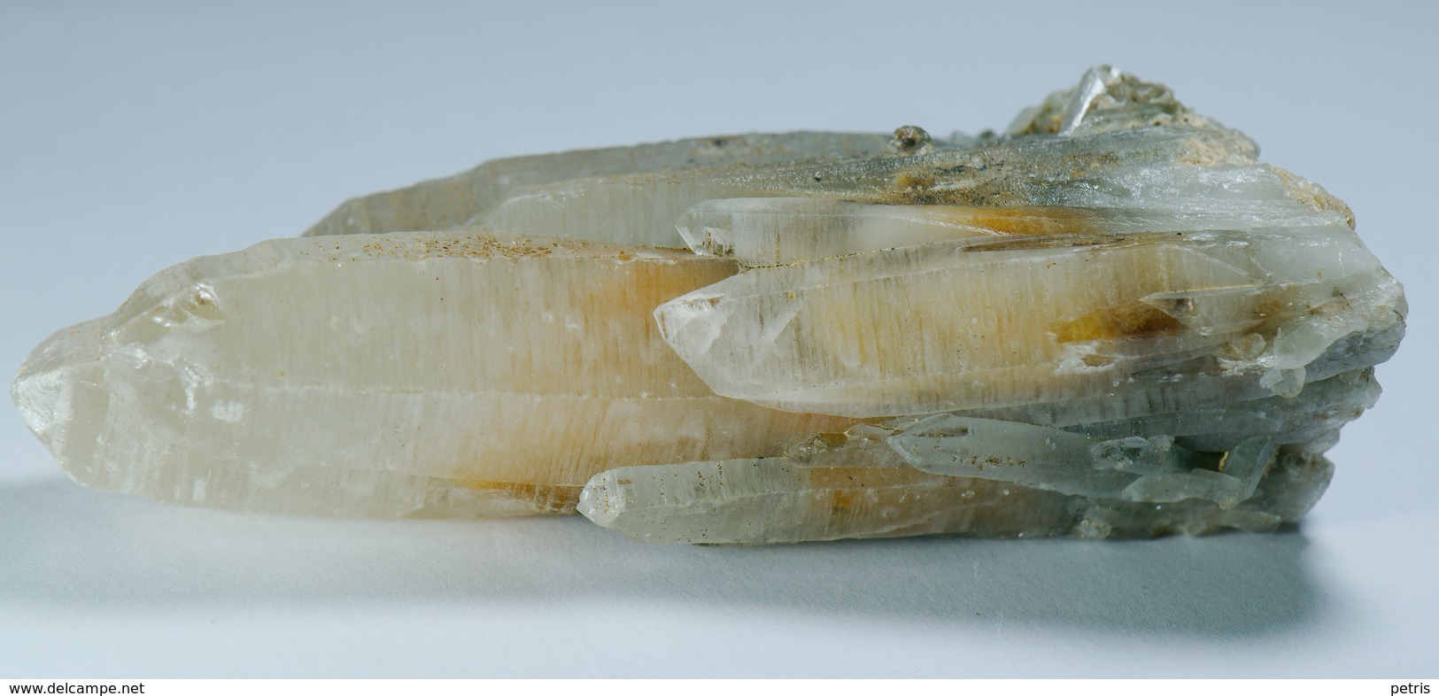 Mineral - Quarzo Con "Fantasmi" Rutilo (Brasile) - Lot. E12 - Minéraux