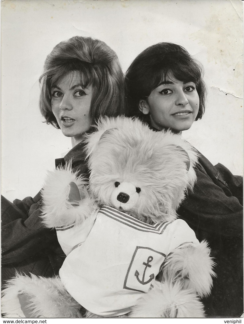 PHOTO CHANTEUSES " LES MITOUFLE"  ANNEE 1964 - Célébrités