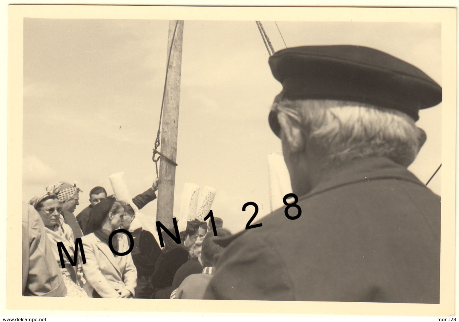 BRETAGNE LE GUILVINEC 1952 PROMENADE EN BATEAU BIGOUDENS - PHOTO 10x6,5 Cms - Lieux