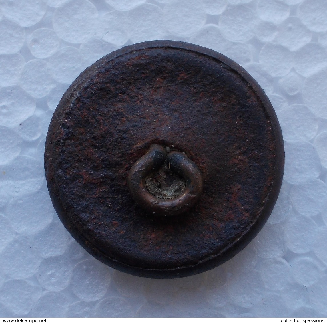 - Ancien Bouton Militaire. Chasseur à Pied - - Buttons