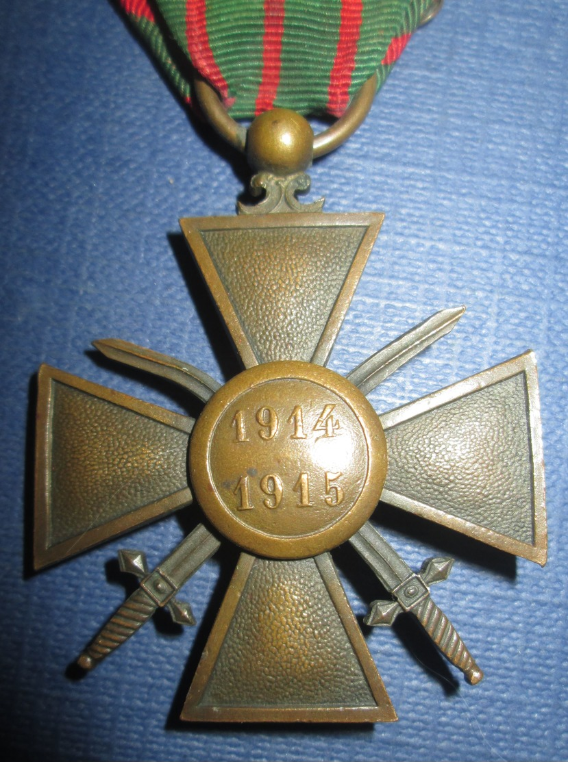 Croix De Guerre 1915 Avec Palme Et Etoiles - France