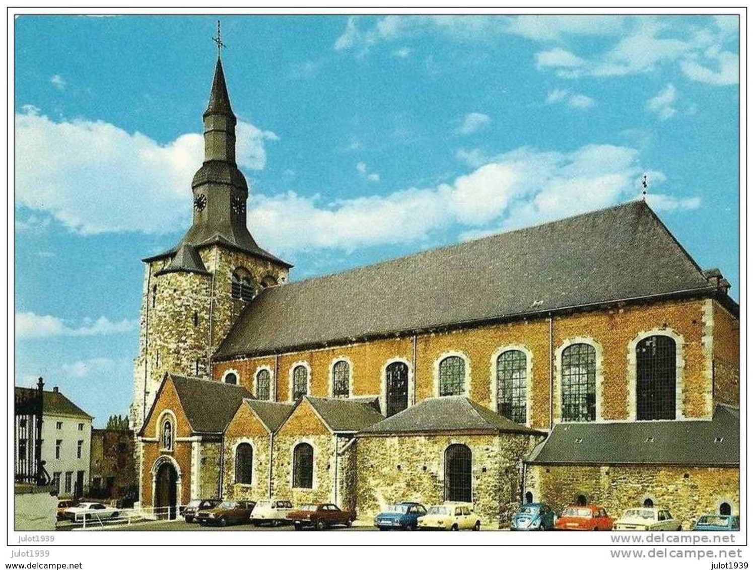 FOSSES - LA - VILLE ..-- La Collégiale Saint Feuillen . - Fosses-la-Ville