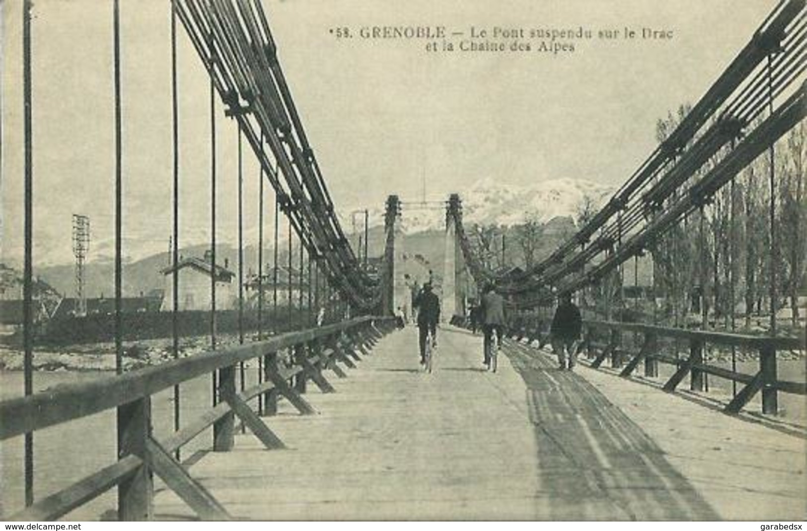 CPA De GRENOBLE - Le Pont Suspendu Sur Le Drac Et La Chaine Des Alpes. - Grenoble