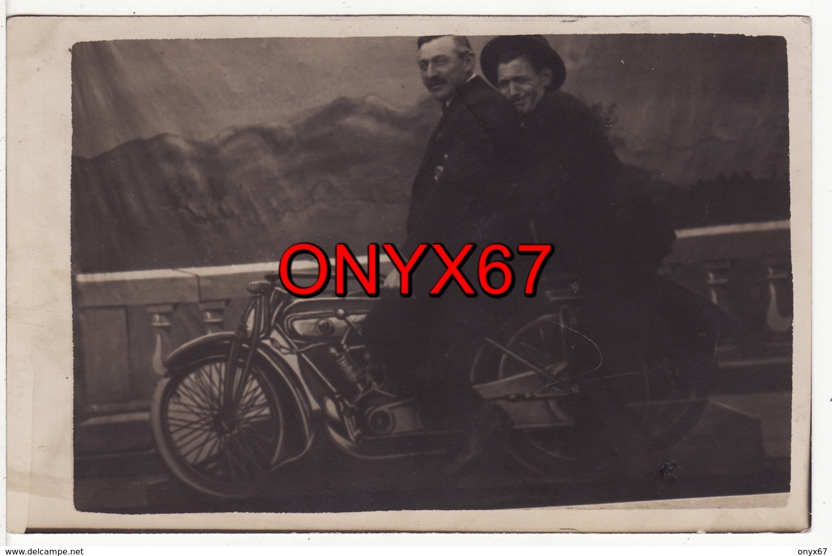 Carte Postale Photo  MONTAGE MOTOCYCLETTE-MOTO FICTIVE  - TRANSPORT - - Fotografie