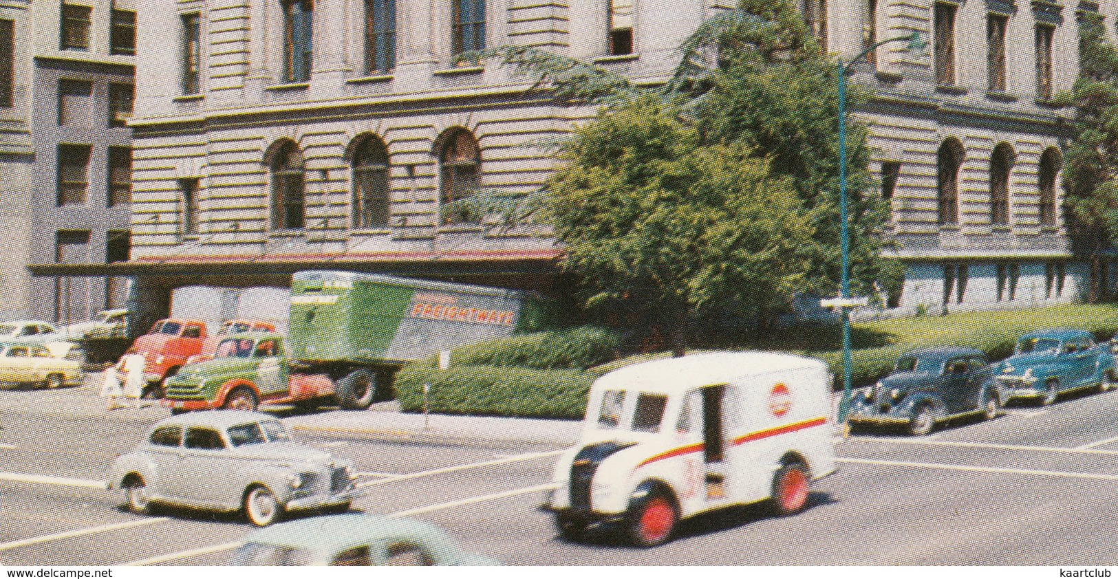 Tacoma: DIVCO DELIVERY TRUCK, PONTIAC '42, GMC COE '51, GMC '51 - Post Office - (Washington, USA) - Toerisme