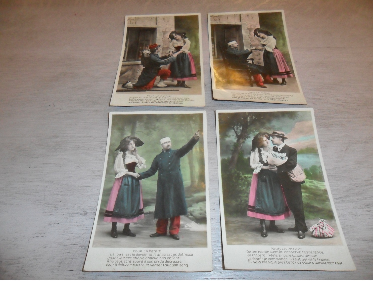 Couple ( 20 )   Koppel   Serie Van 4 Postkaarten - Serie De 4 Cartes Postales -  Soldat  Soldaat - Couples