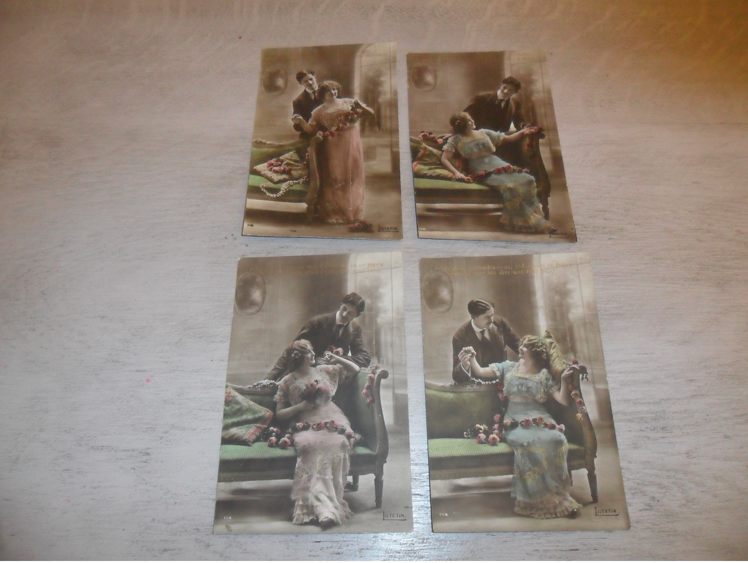 Couple ( 24 )   Koppel   Serie Van 4 Postkaarten - Serie De 4 Cartes Postales - Couples