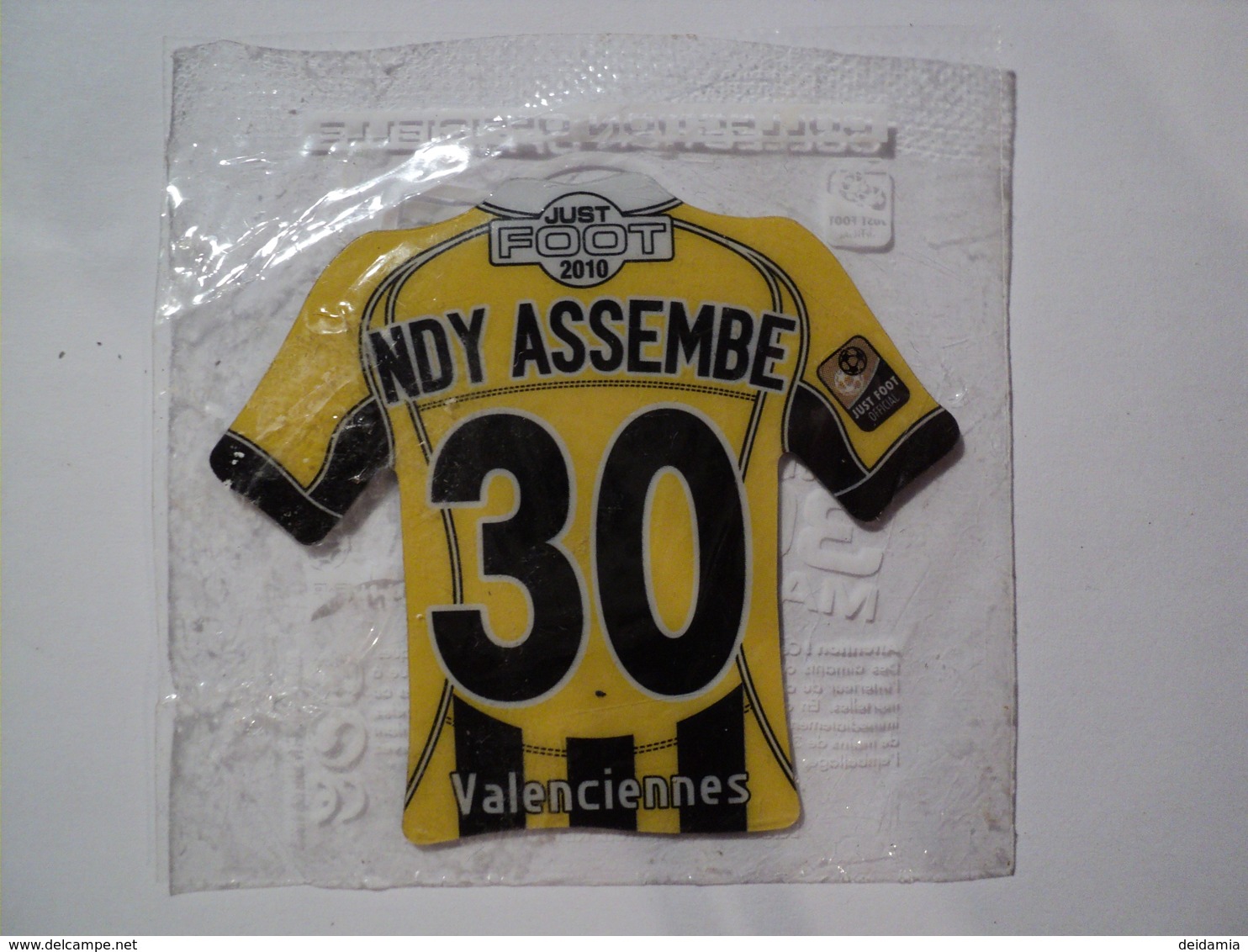 MAGNET FOOTBALL 2010. NDY ASSEMBE DE VALENCIENNES. LIGUE 1. NEUF DANS SON SACHET - Sports