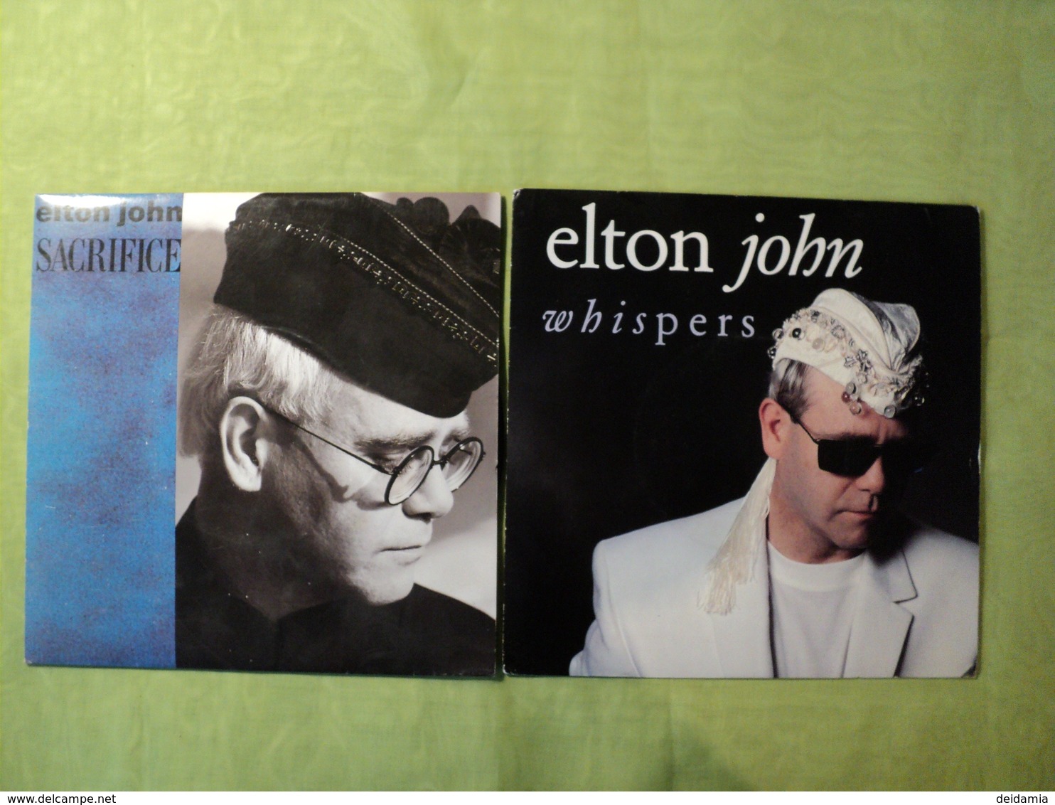 PAIRE DE 45 TOURS ELTON JOHN. 1989 / 1990 SACRIFICE / LOVE IS A CANNIBAL / WHISPERS / MEDICINE MAN. PG 102 876 330 7 / - Soul - R&B