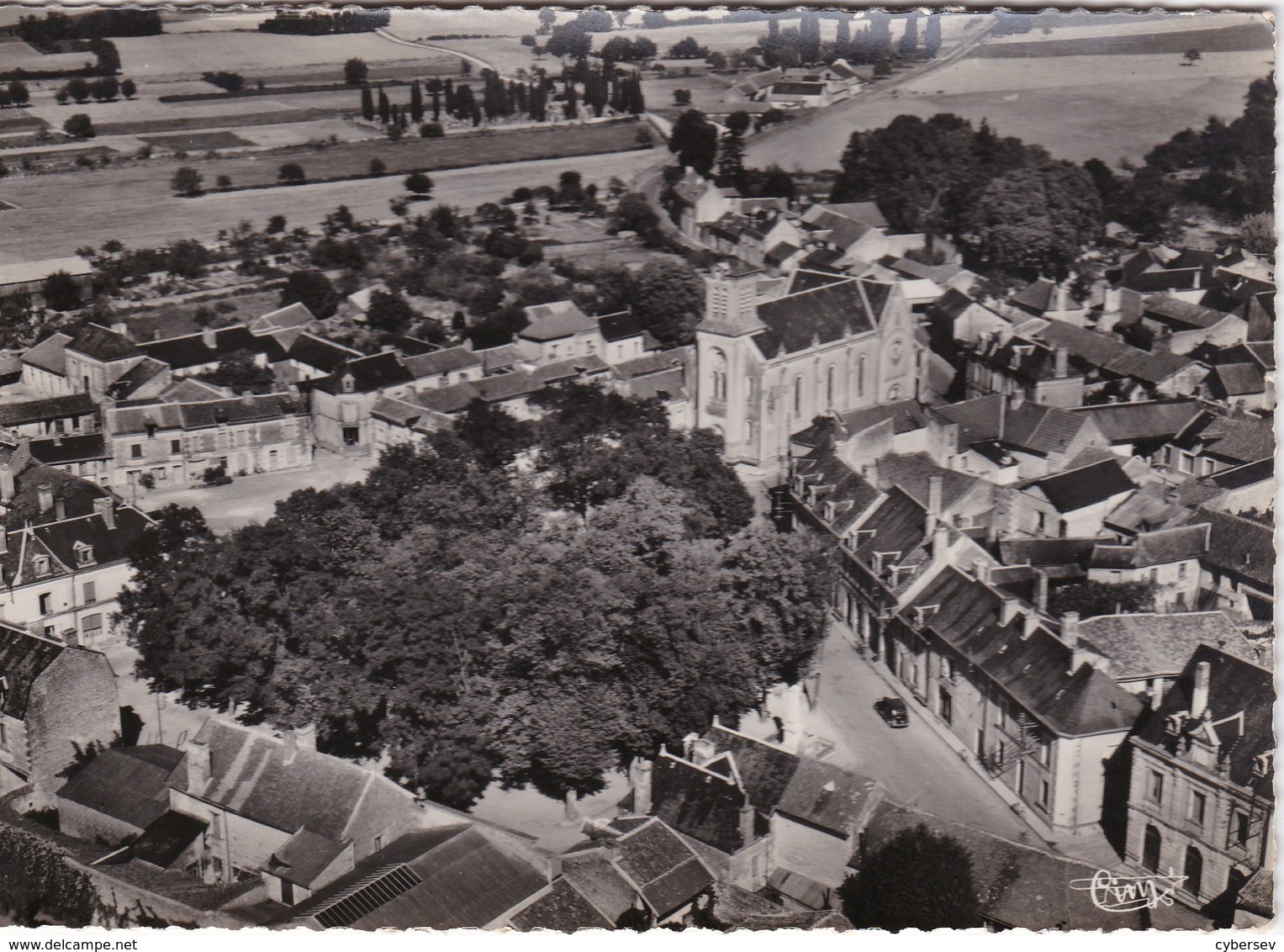 SAINT-GERVAIS-TROIS-CLOCHERS - La Place Avec L'Eglise, La Poste Et L'Hôtel De Ville - CPSM GF Timbrée 1958 - Saint Gervais Les Trois Clochers