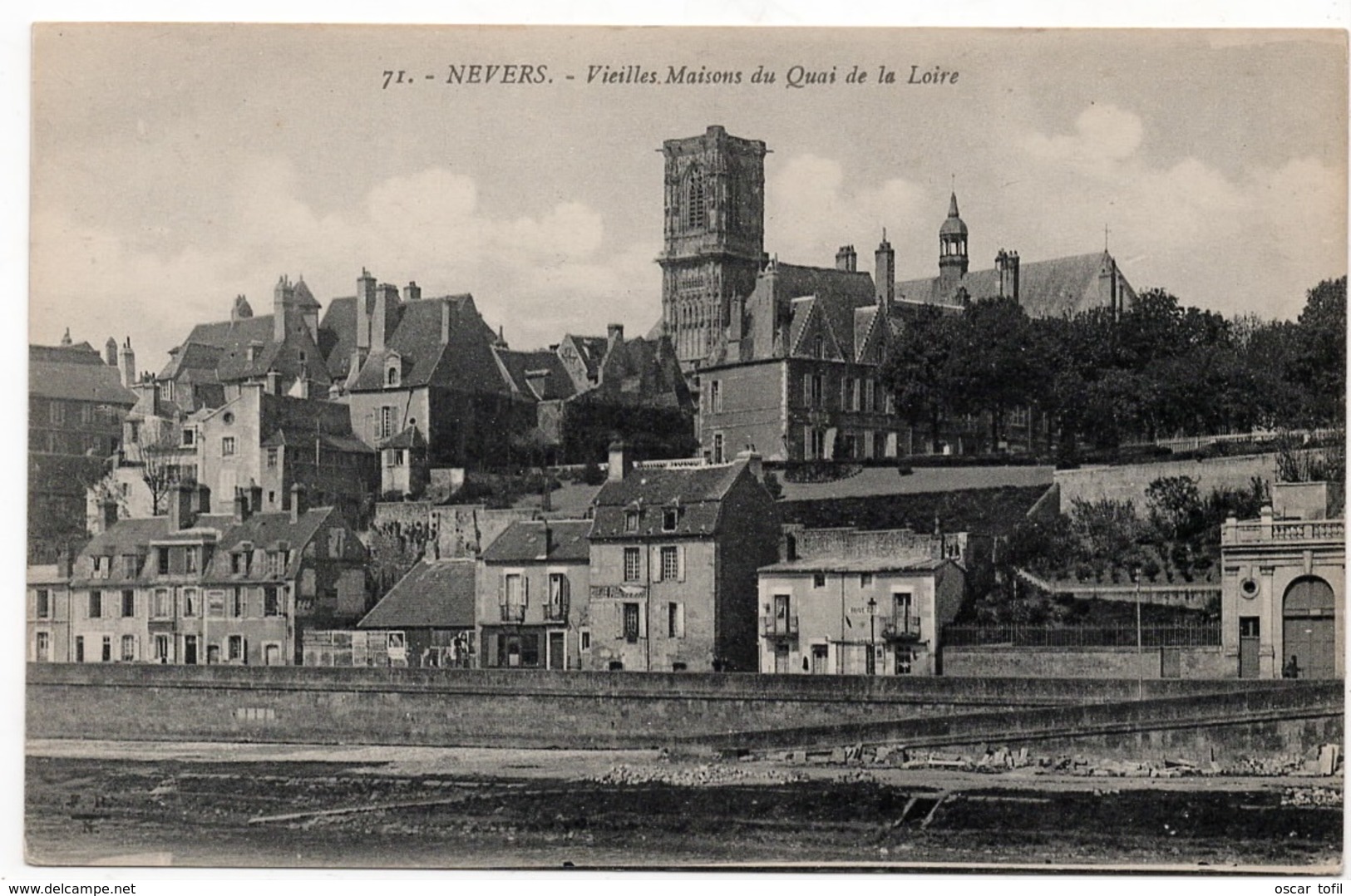 Nevers : Vieilles Maisons Du Quai De La Loire (Edit. F.R.N. N°71) - Nevers