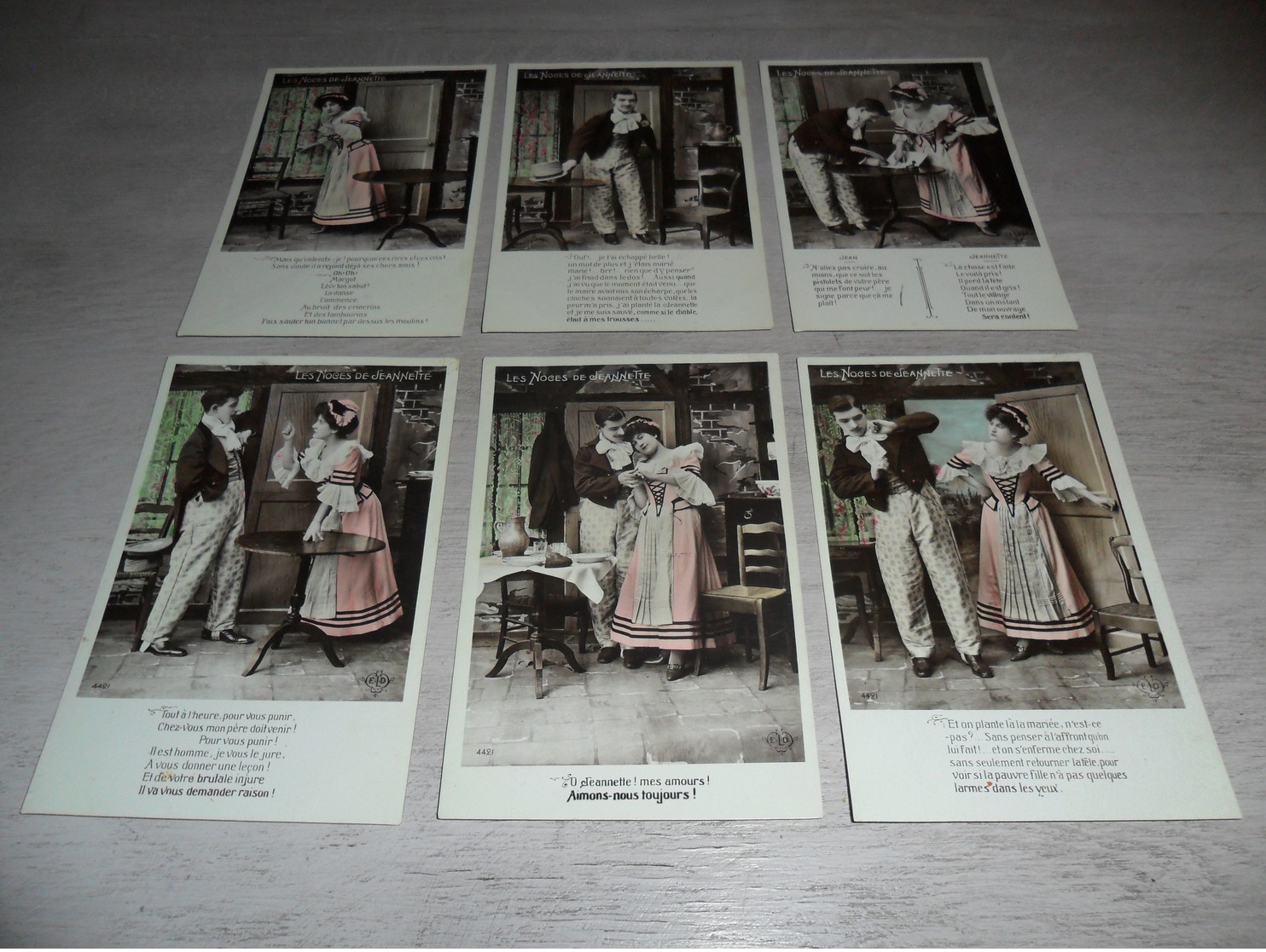 Couple ( 50 )   Koppel   Serie Van 6 Postkaarten - Serie De 6 Cartes Postales - Couples