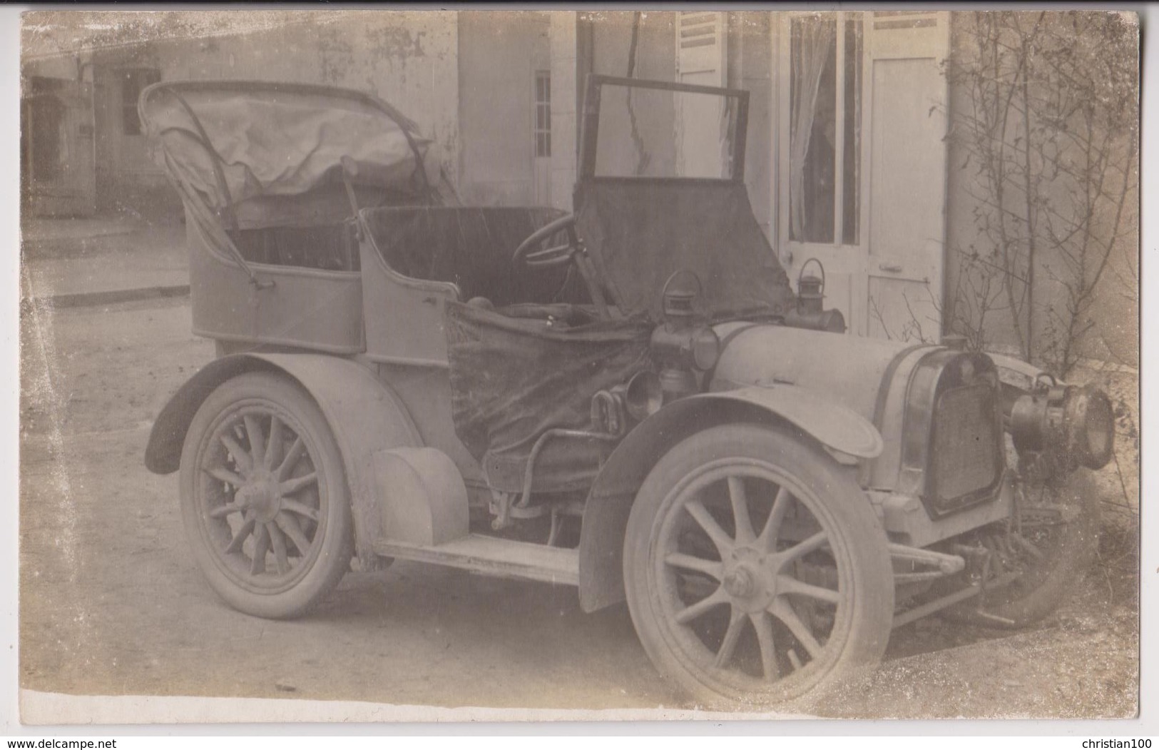 CARTE PHOTO D'UNE JOLIE PETITE AUTOMOBILE - CONDUITE A DROITE - VOITURE A IDENTIFIER - 2 SCANS - - PKW