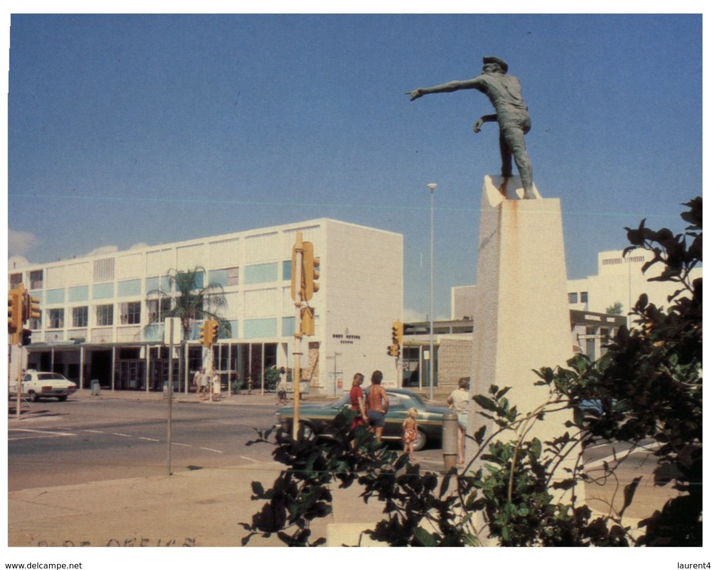 (222)  Australia - NT- Darwin Post Office From Stuart Park - Darwin