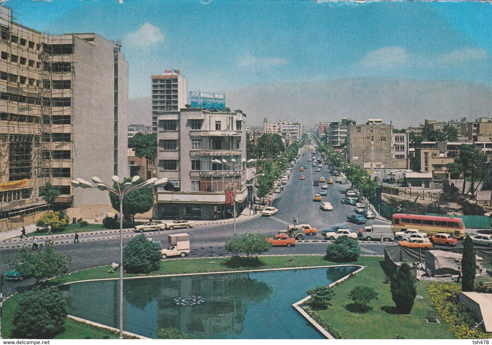 IRAN---RARE--TEHERAN--ferdosi Square--( Voitures Des Années 60-70 Bus Car )--voir 2 Scans - Iran