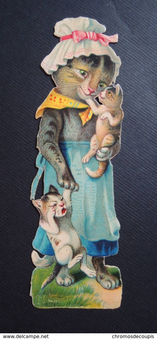 Découpi Ancien.ANTHROPOMORPHISME.Animaux Humanisés. Maman  CHAT.  CHATTE. Et Ses 2 CHATONS - Autres & Non Classés