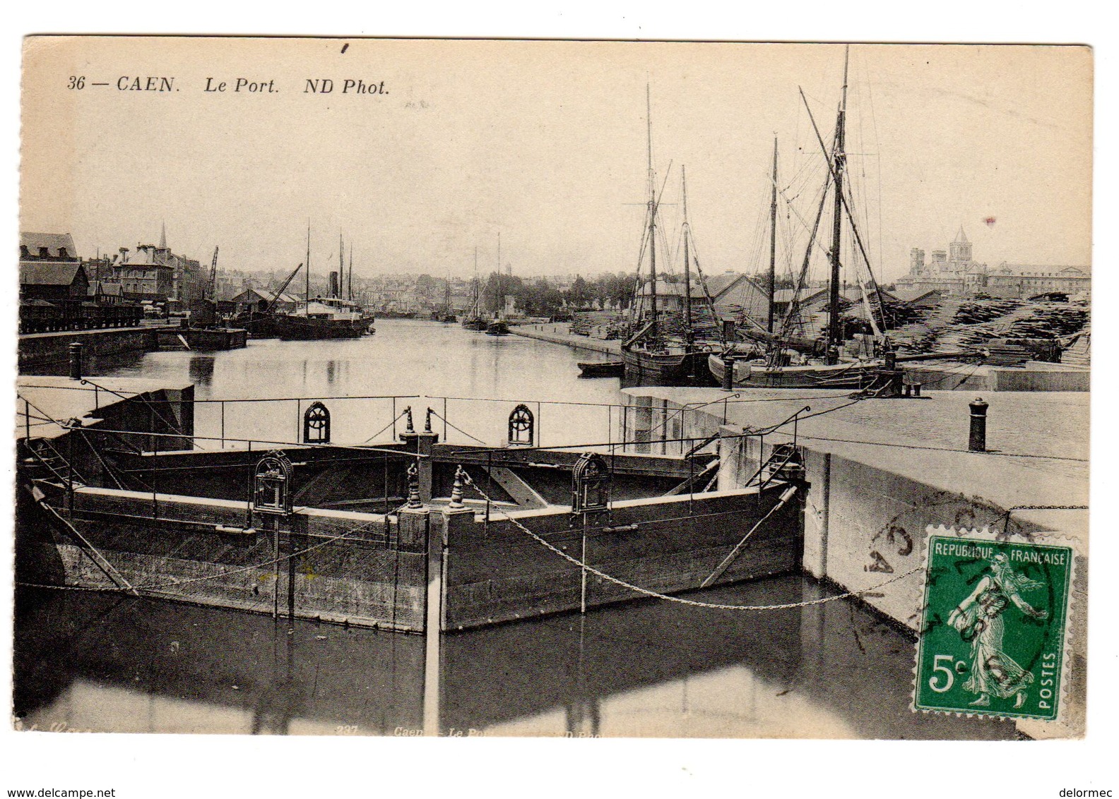 CPA Caen 14 Calvados Bateaux Port écluse éditeur ND N°36 - Caen