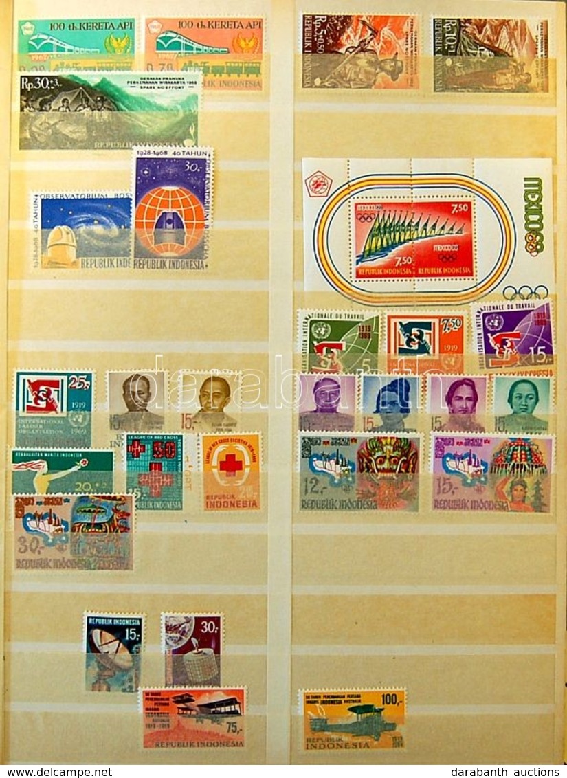 ** INDONESIA 1948-1978. Gyűjtemény Többletpéldányokkal Berakóban / Collection With Duplicates In Stockbook - Autres & Non Classés