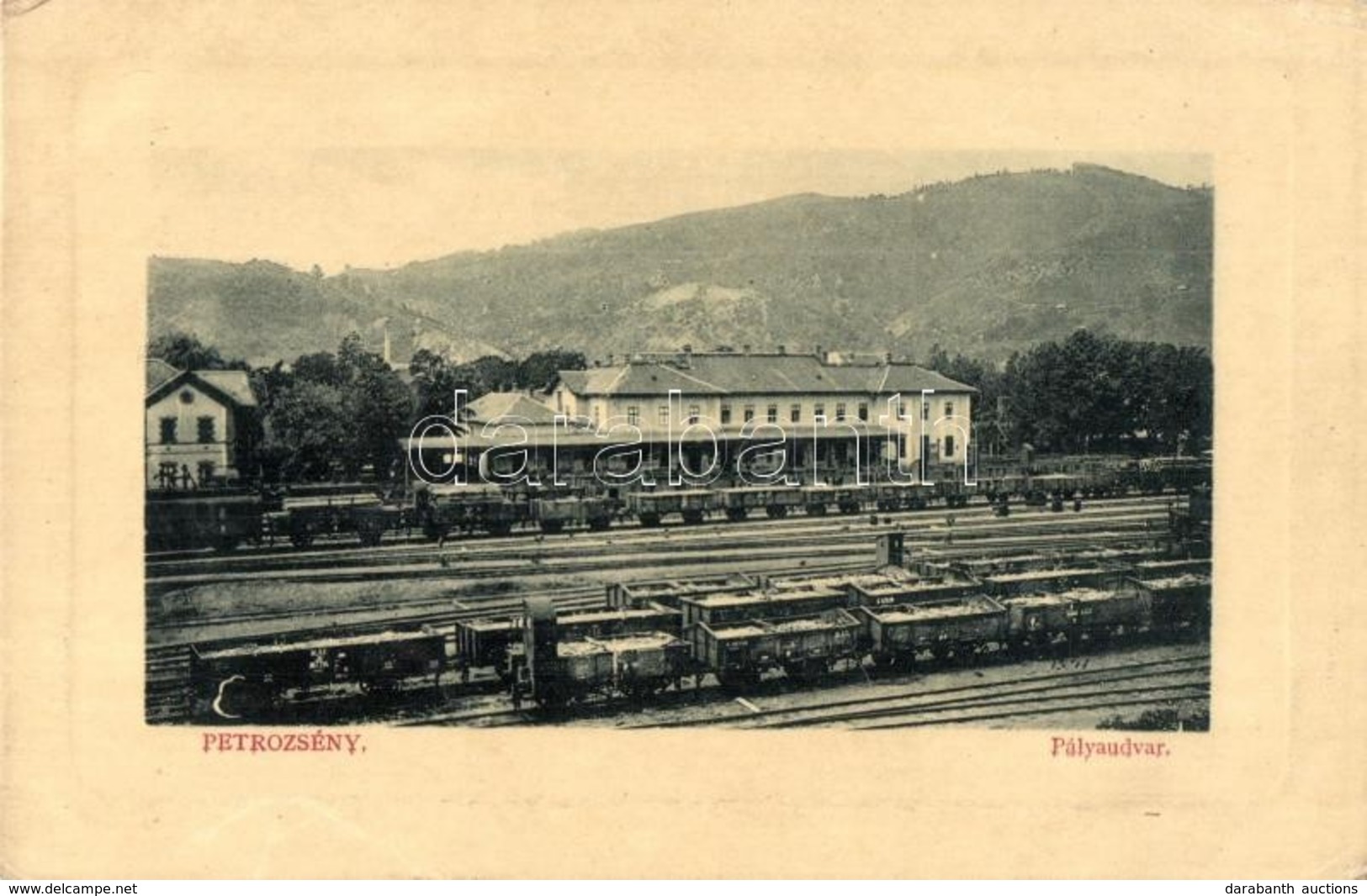 * T2/T3 Petrozsény, Petrosani; Pályaudvar, Vasútállomás, Vagonok. W. L. Bp. 5395. / Railway Station, Wagons (EK) - Non Classés