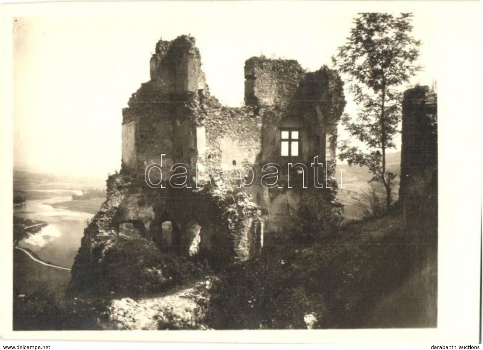 ** T1 Vághéve-Vágváralja, Povazská Teplá-Povazské Podhradie; Várrom / Castle Ruins. Photo (nopn PC) - Non Classés