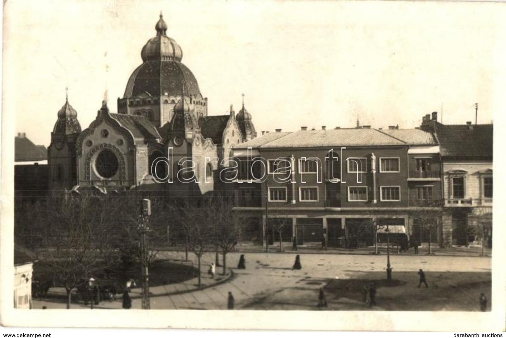 T2 1941 Szabadka, Subotica; Izraelita Templom, Zsinagóga, Sonenfeld üzlete / Synagogue, Shop. Photo - Non Classés