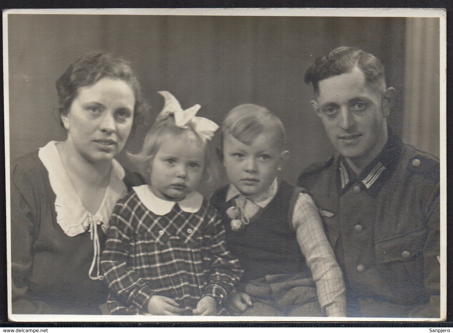 POSTKARTE PHOTOGRAPH ORIGINAL WW2. GERMAN SOLDIER FAMILY - Guerra 1939-45