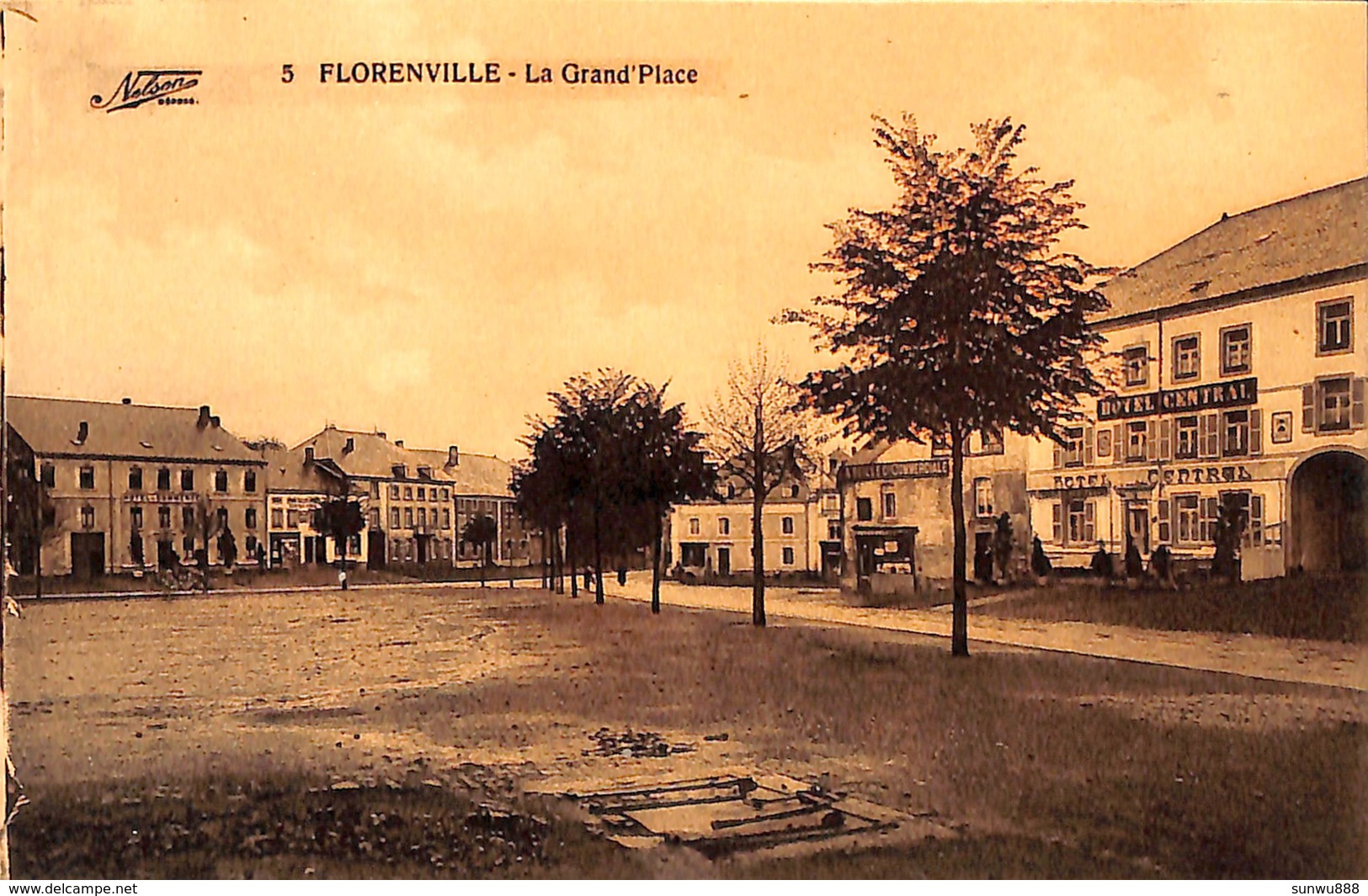 Florenville - La Grand'Place (Hôtel Central, Abeille, Nelson) - Florenville