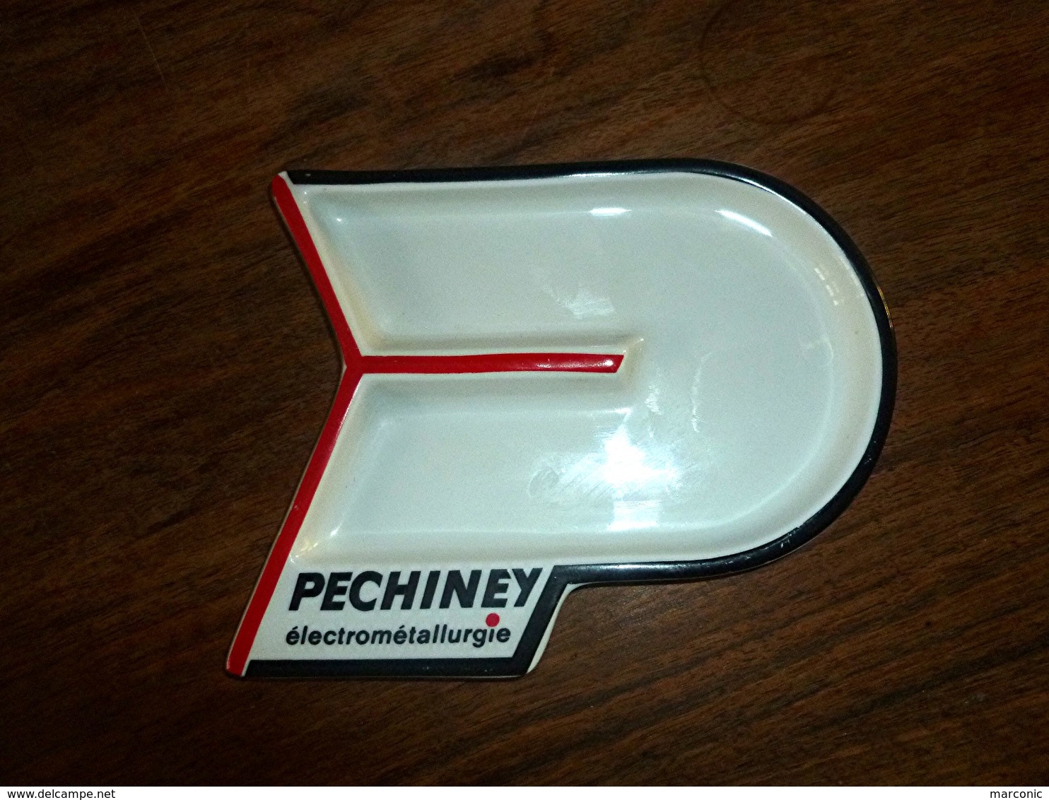 CENDRIER PUBLICITAIRE  PECHINEY électrométallurgie En Limoges - Cendriers