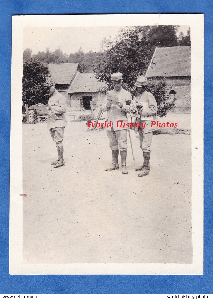 Photo Ancienne D'un Poilu - Secteur Postal 164 - Portrait De Soldat Lisant Le Journal LE PARISIEN - 1916 - WW1 Uniforme - Guerre, Militaire