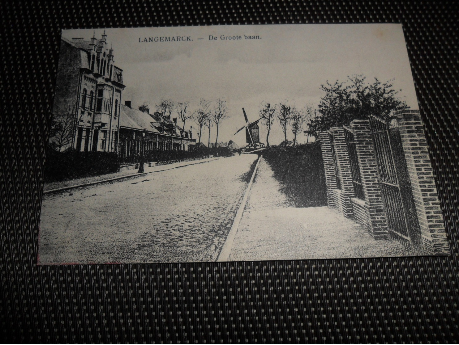 Beau lot de 20 cartes postales de Belgique       Mooi lot van 20 postkaarten van België   - 20 scans