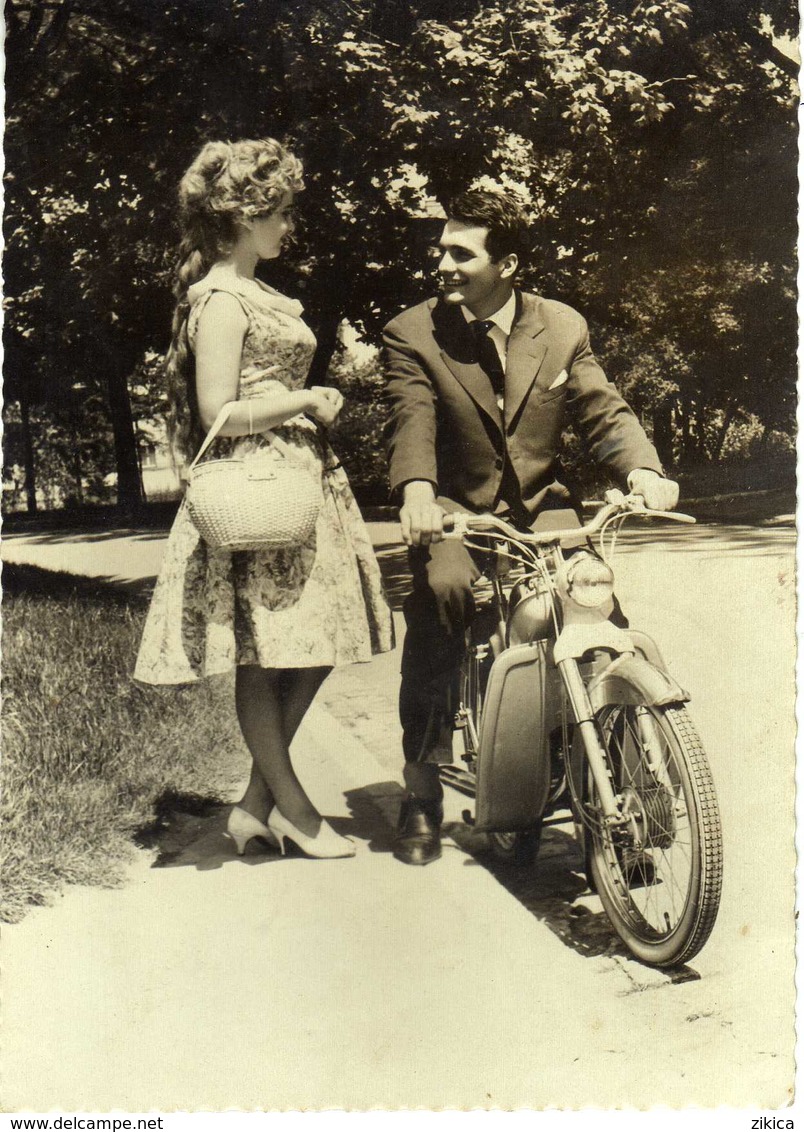 Motorbike - Yugoslav Motorbike And Couples - Motorbikes