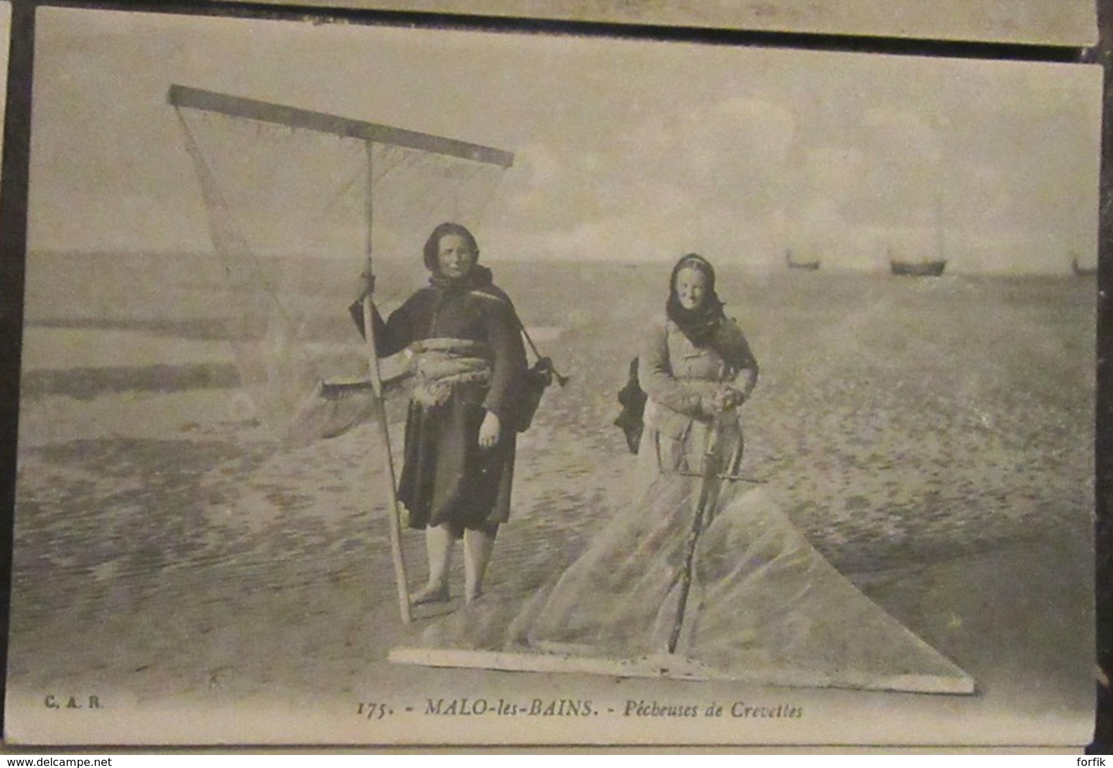 France - 18 CPA thème Pêche (crevettes) - Types de pêcheurs, pêcheuses, Dunkerque, Malo-Les Bains, Bray-Dunes - Animées