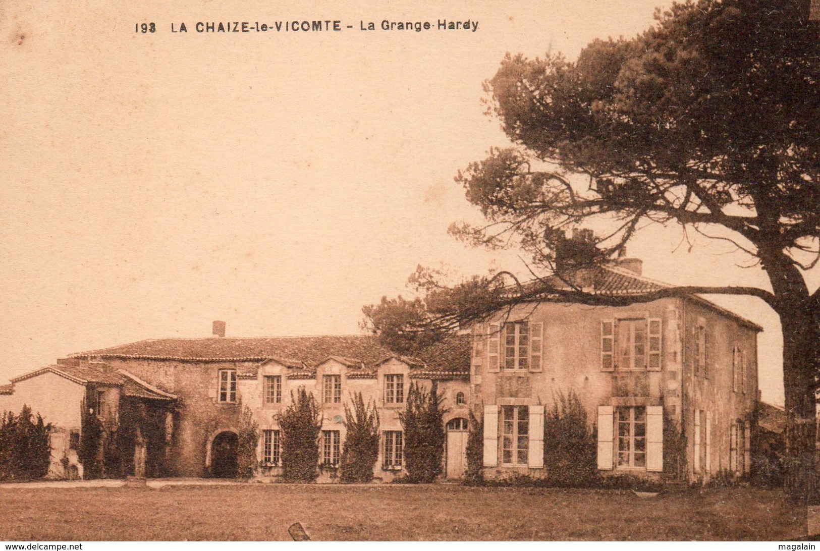 La Chaize Le Vicomte : La Grange Hardy - La Chaize Le Vicomte
