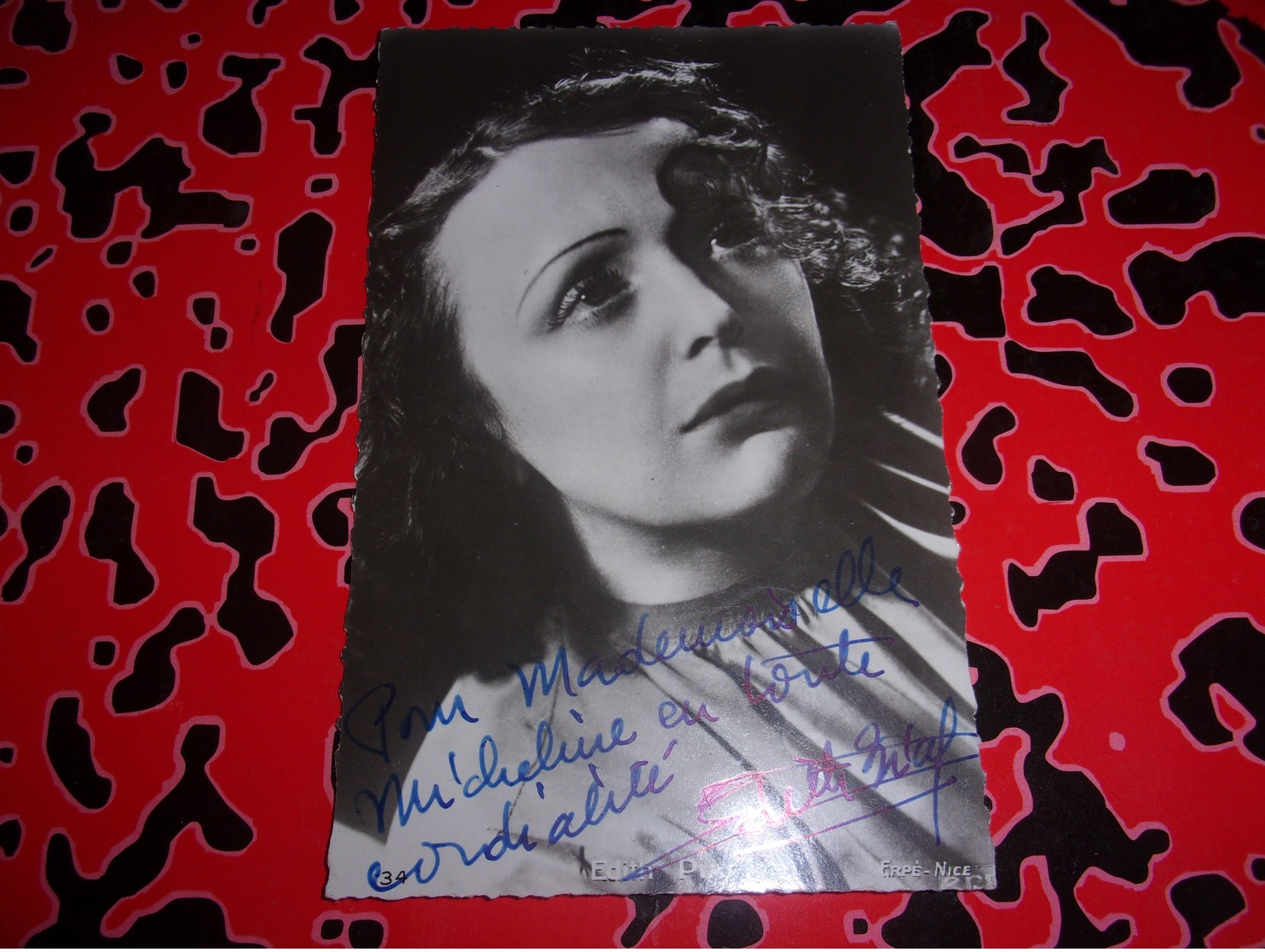 RARE ET AUTHENTIQUE AUTOGRAPHE AVEC DEDICACE  EDITH PIAF - Autres & Non Classés