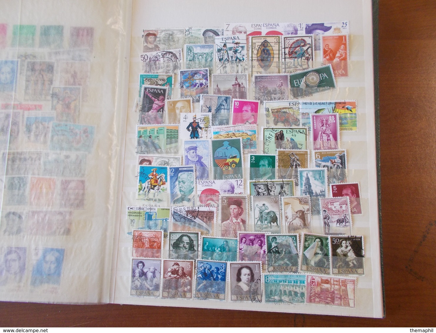 lot n° 671  MONDE   collection dans un classeur n. ou obl. ,  .  no paypal