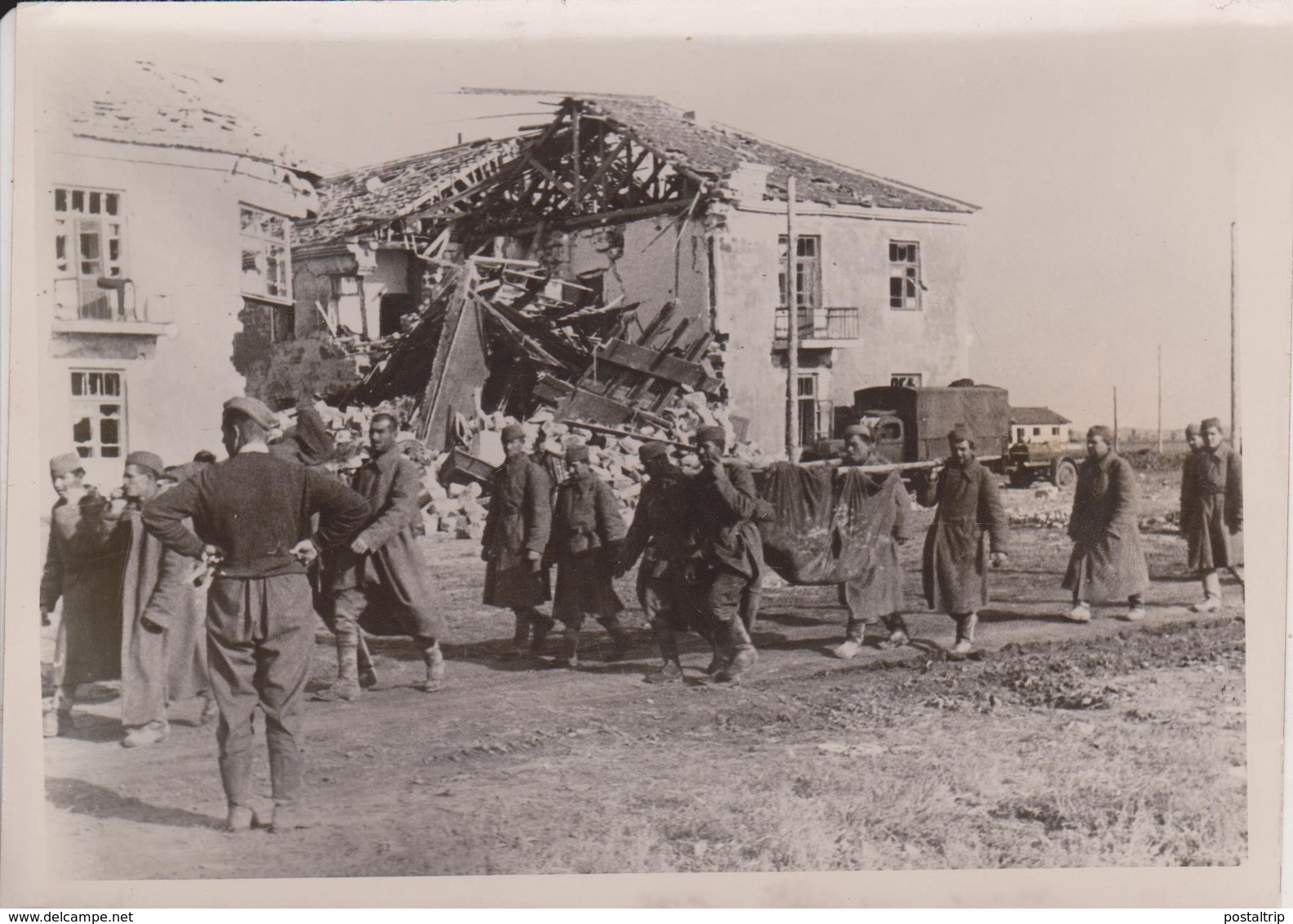 ZUR FRIM  GEFANGENEN  KASERNEN IN REREKOP   FOTO DE PRESSE WW2 WWII WORLD WAR 2 WELTKRIEG Aleman Deutchland - Guerra, Militares