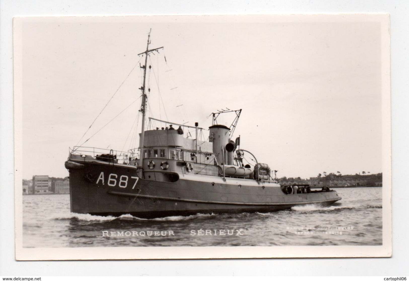 - CPSM BATEAUX - Remorqueur SÉRIEUX - Photo MARIUS BAR - - Remorqueurs