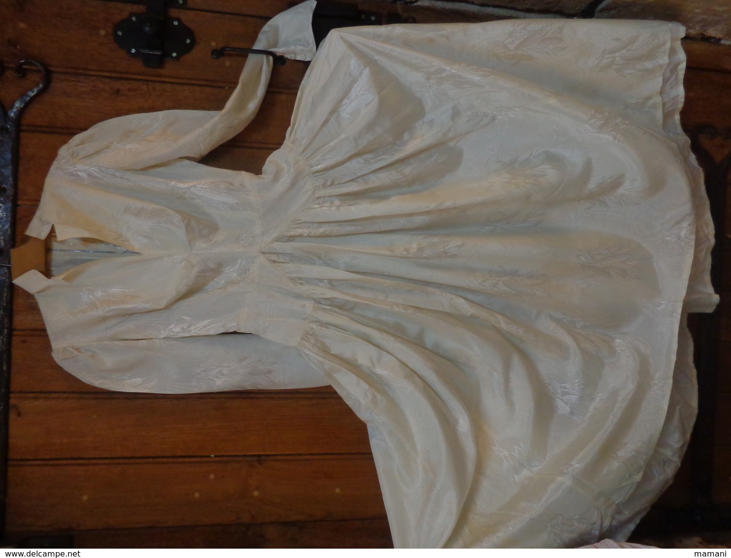 lot de 6 robes  de mariée +1 jupon vintage nylon-satin- soie-pour theatre-deguisement ou recuperation tissu pour poupee