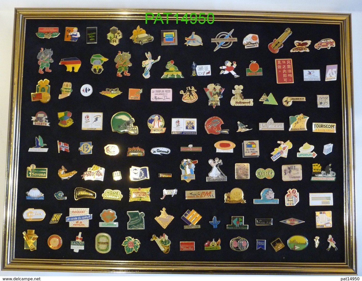 TABLEAU De 108 PIN'S Tous Différents Avec Attaches - Lots