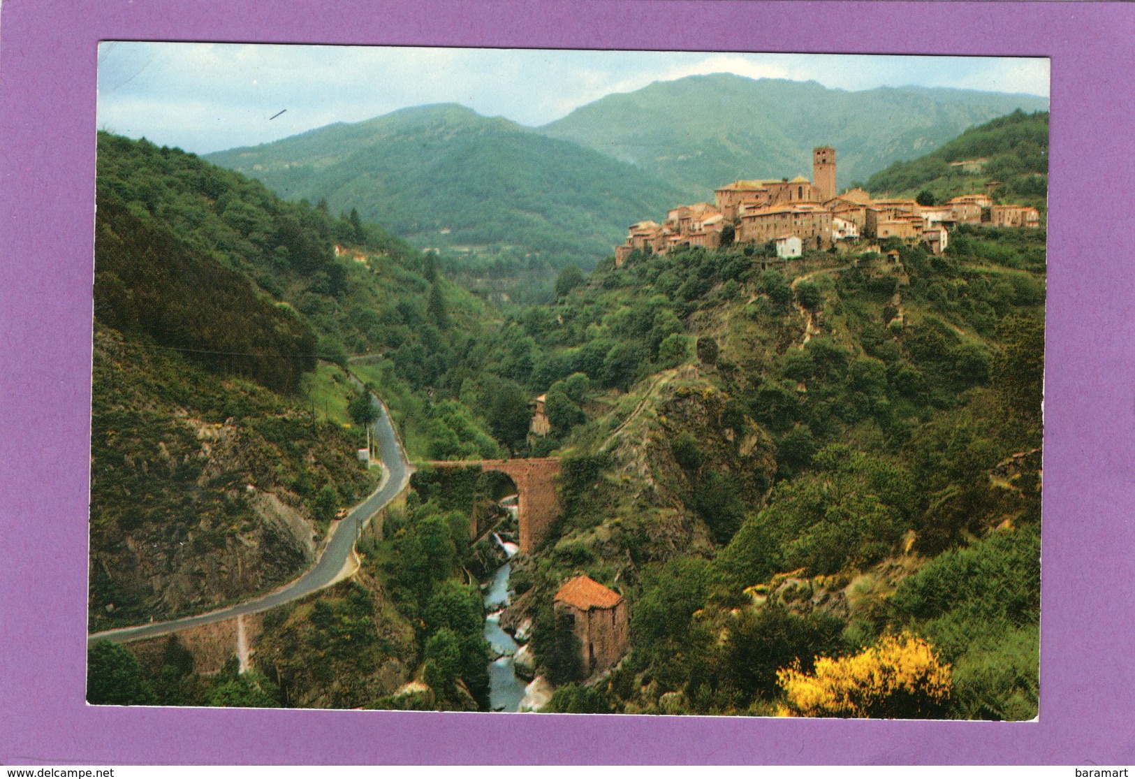 07 ANTRAIGUES La Vallée De La Volane Et Le Pittoresque Village - Autres & Non Classés