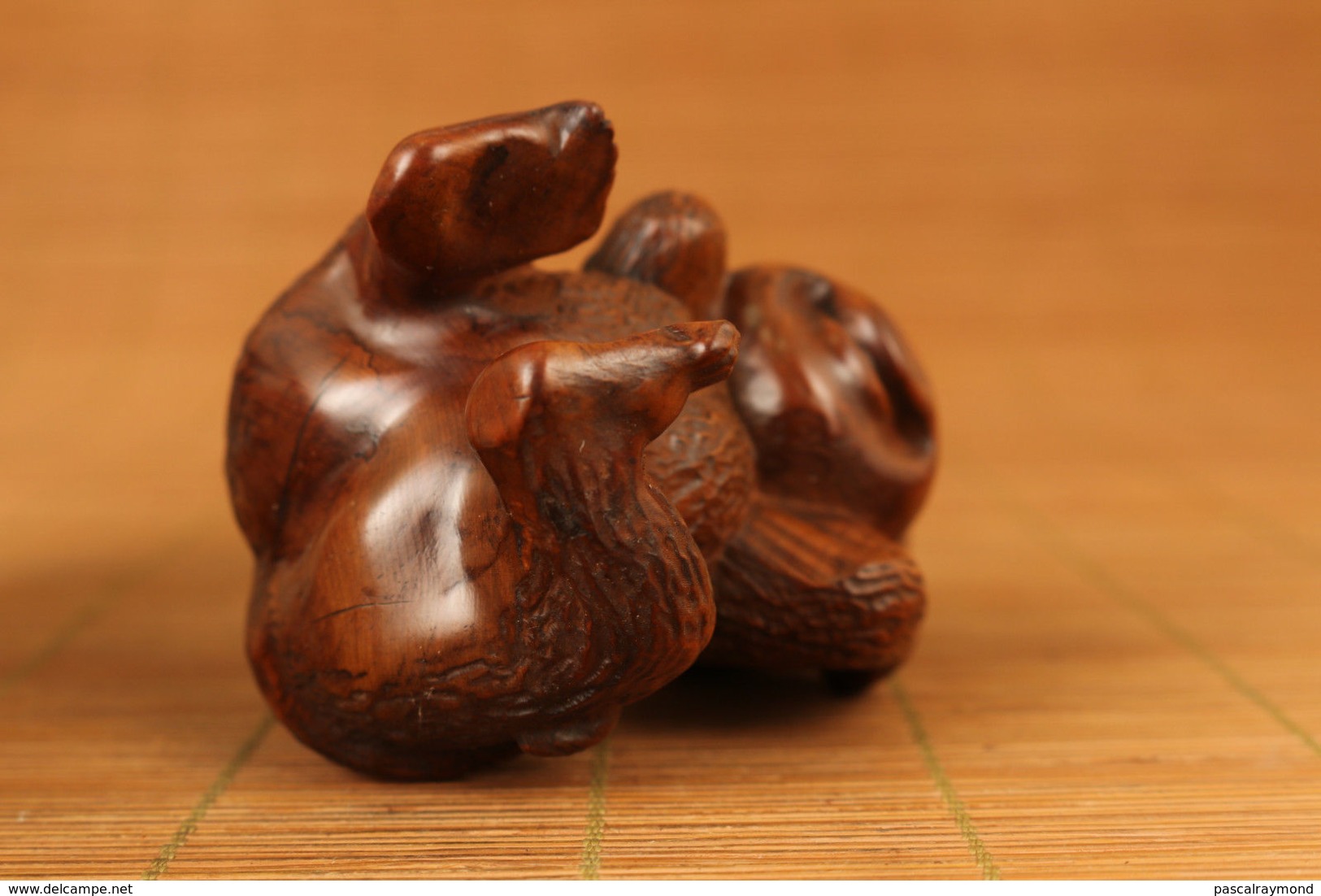 VIEUX BUIS Pas Entendre Monkey Figure Statue Antiquités Asiatiques Japonais Netsuke DECO - Art Asiatique
