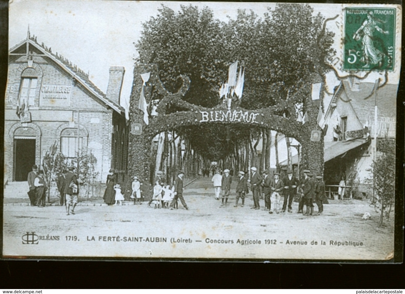 LA FERTE SAINT AUBIN LE CAFE                                        JLM - La Ferte Saint Aubin