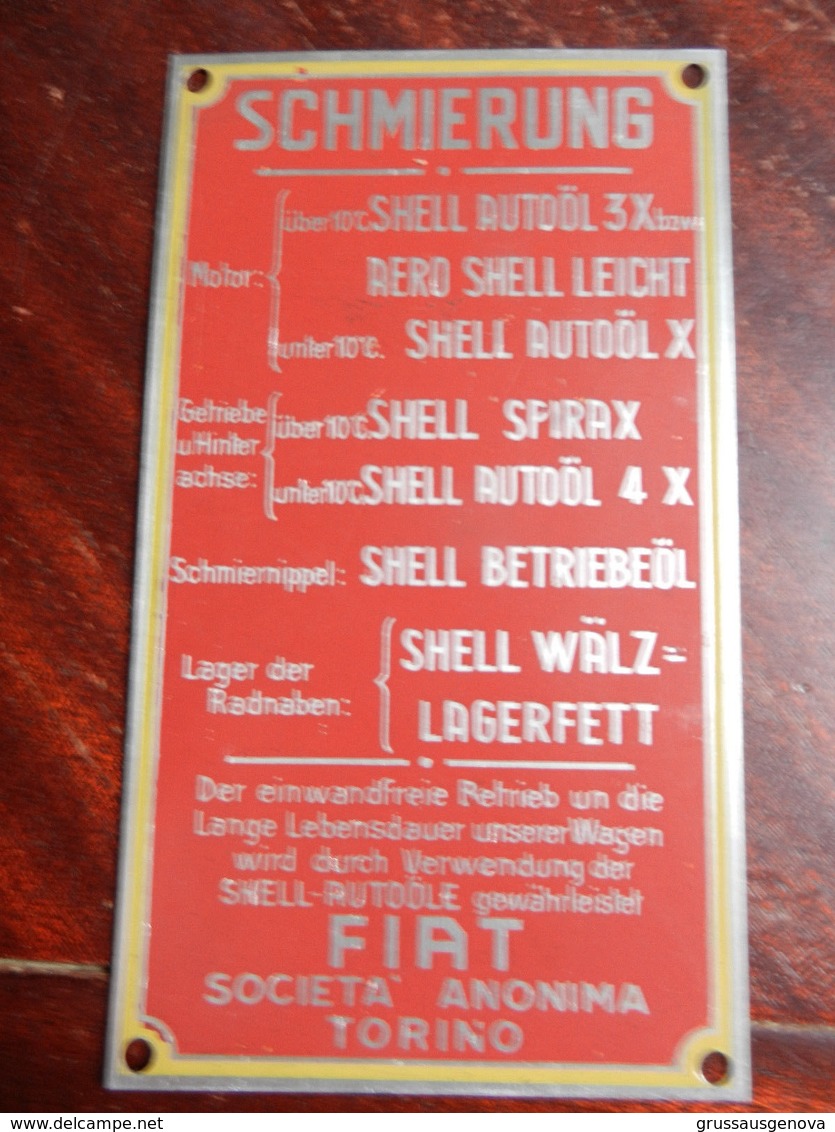 18742) SCHMIERUNG LUBRIFICANTI FIAT TARGHETTA ALLUMINIO ROSSA SENZA DATA MA CREDO ANNI 40 FORMATO 8 X 14 Cm OTTIMO STATO - Automobili